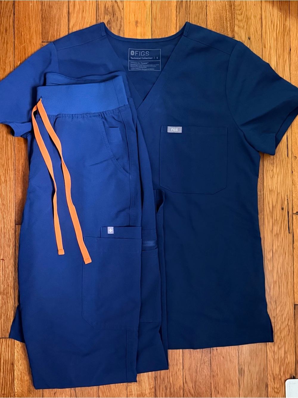 Figs Scrub Set Women’s Scrub Top and Pants Deep Reef
